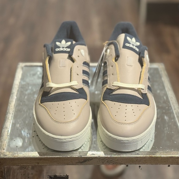 Adidas Rivalry Low - Picture 4 of 10